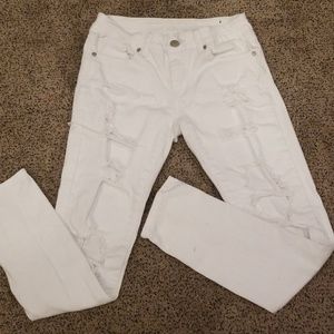 Cute white distressed jeans